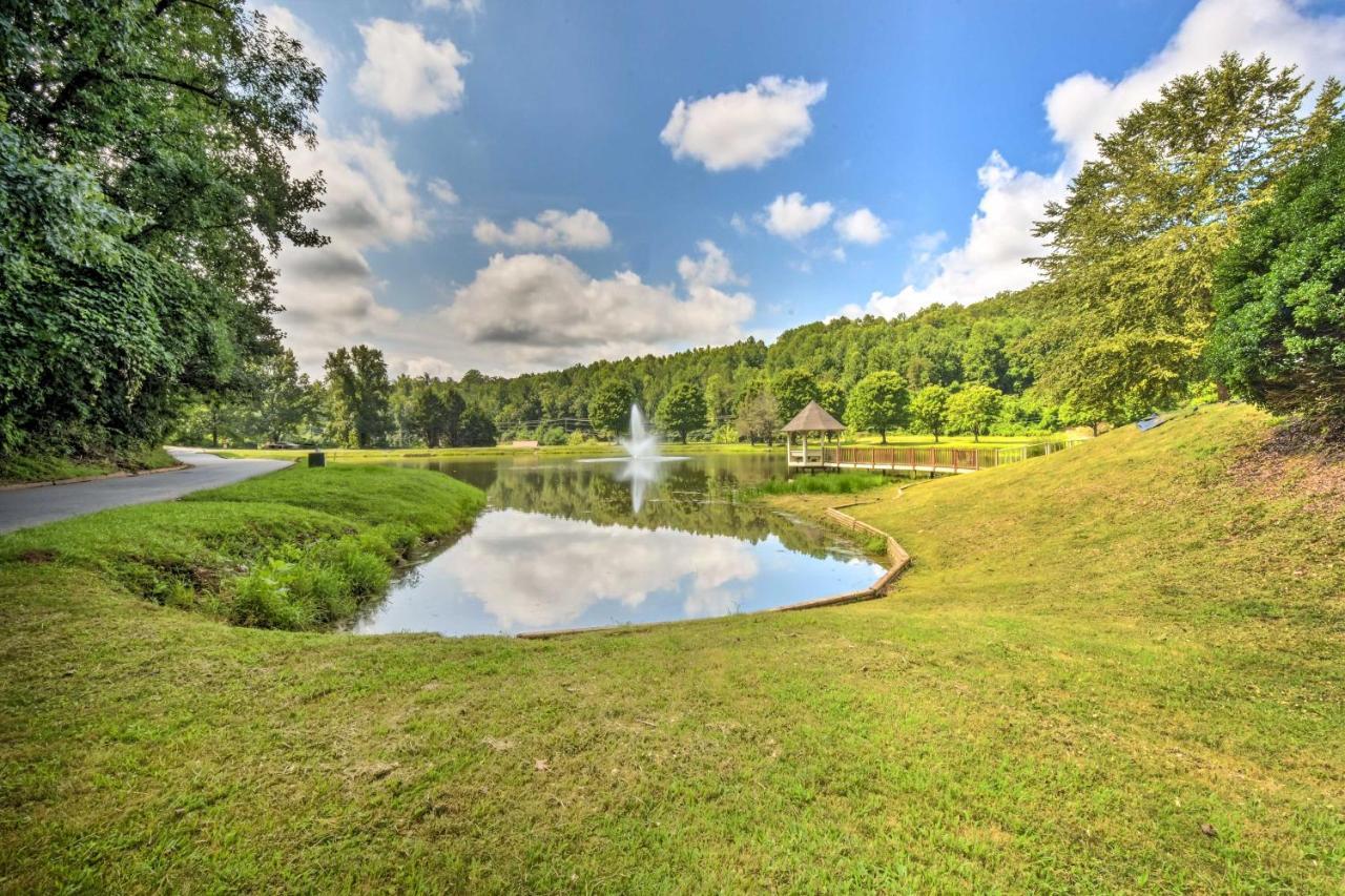 Kingwood Resort Condo With Golf Course Views! 클레이튼 외부 사진